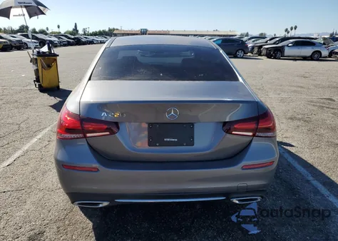 2021 Mercedes-Benz A 220 z USA, uszkodzony, nr VIN W1K3G4EB2MJ270427